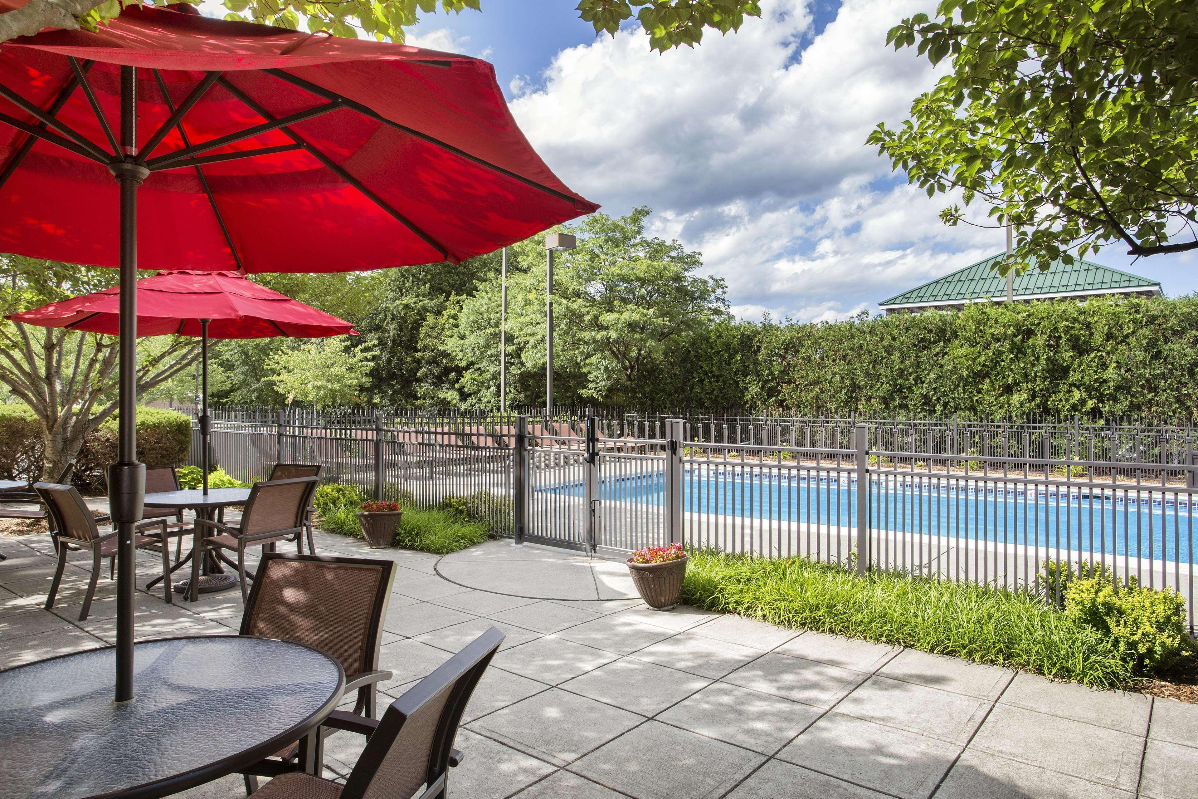 Hotel Hampton 3*