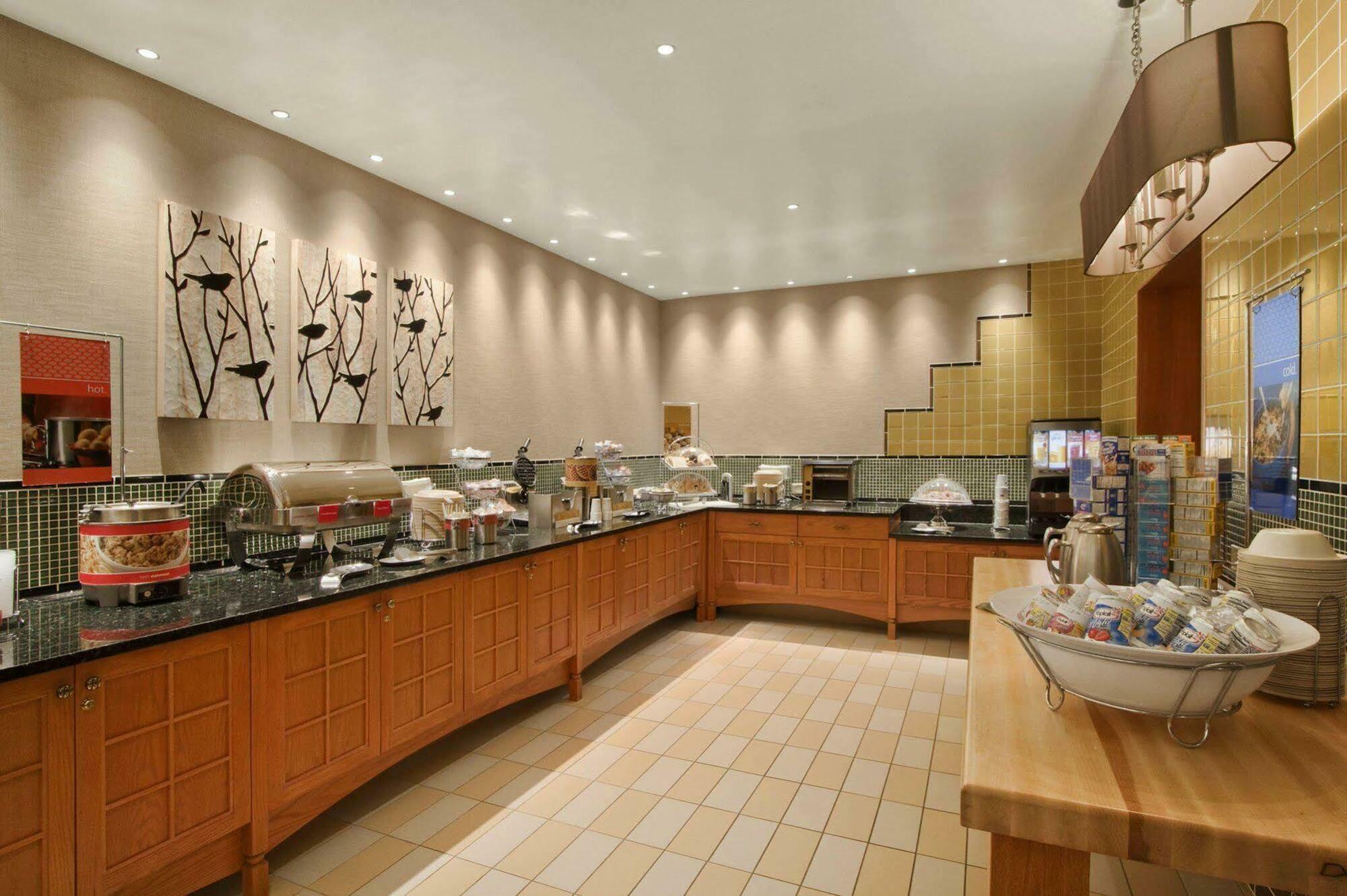 Hampton Hotel 3*