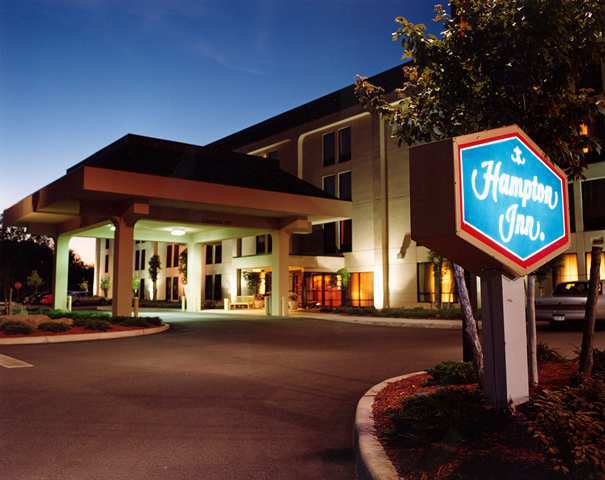 Hampton 3*